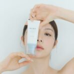 Skin1004 Centella Hyalu-Cica Water-Fit Sun Serum - Imagen 2