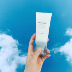 Skin1004 Centella Hyalu-Cica Water-Fit Sun Serum - Imagen 4